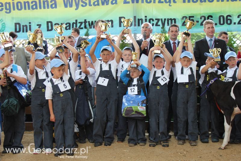 Młody hodowca na XVIII Regionalnej Wystawie Zwierząt Hodowlanych w Szepietowie