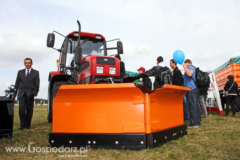 DAMIAN - DYSTRYBUCJA SPRZETU ROLNICZEGO  AgroShow Bednary 2011