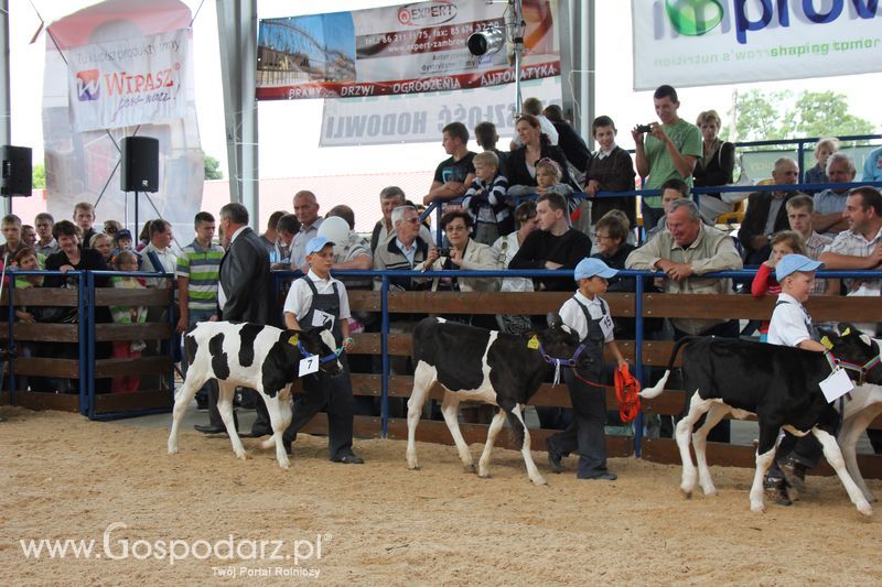 Młody hodowca na XVIII Regionalnej Wystawie Zwierząt Hodowlanych w Szepietowie