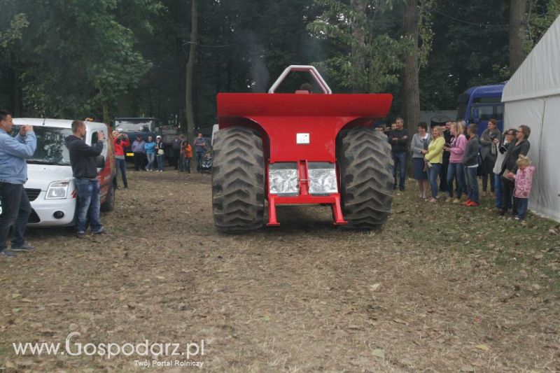 XIII Festiwal Starych Ciągników i Maszyn Rolniczych w Wilkowicach cz.2