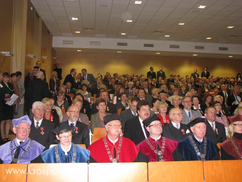 UP Poznań - Uroczystość wręczenia odznaczeń państwowych i uczelnianych oraz dyplomów doktora habilitowanego i promocji doktorskiej