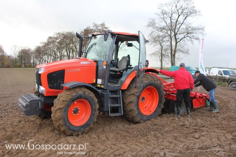 Pokaz polowy ciągników marki KUBOTA