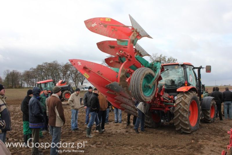 Pokaz polowy ciągników marki KUBOTA