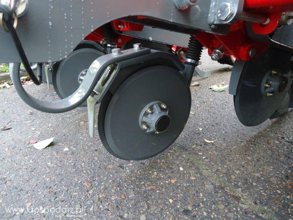 Siewnik do kukurydzy UNIA DELTA 5