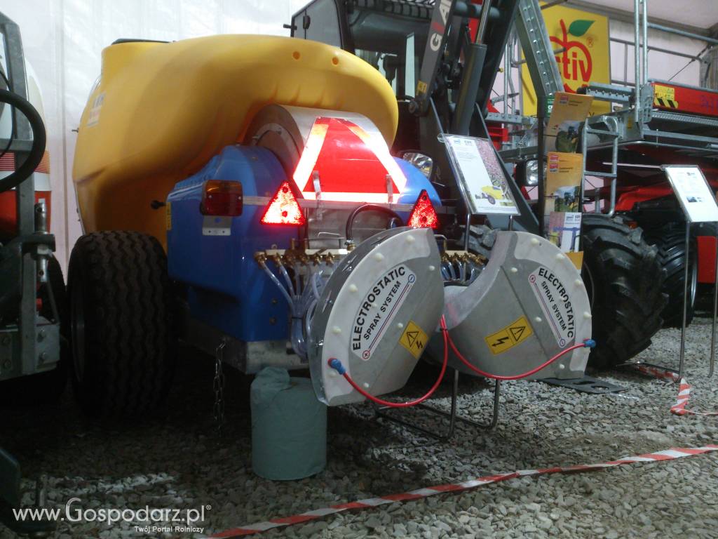 Opryskiwacz sadowniczy z przystawką elektrostatyczną produkcji KHW Holland 3