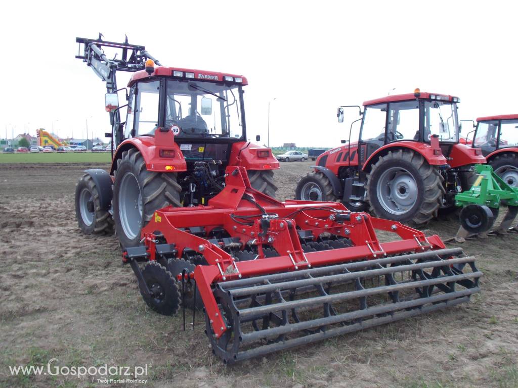 Ciągnik Rolniczy FARMER Seria F2 8248 PE + ładowacz czołowy Metal-Fach GRATIS *Ilość ograniczona. 7