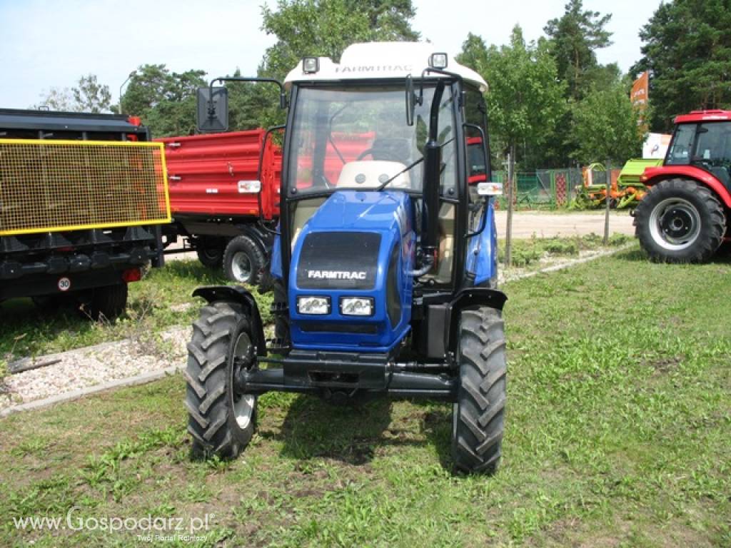 FABRYCZNIE NOWY CIĄGNIK ROLNICZY FARMTRAC 555DT 4