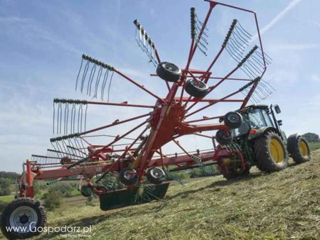 Zgrabiarki z odkładaniem pokosu do środka Kverneland Taarup 95110C