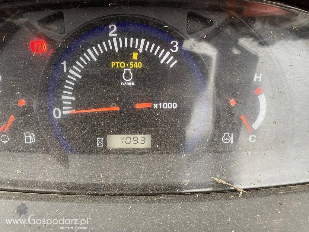 Ciągnik Kubota L1361 z ładowaczem czołowym 6