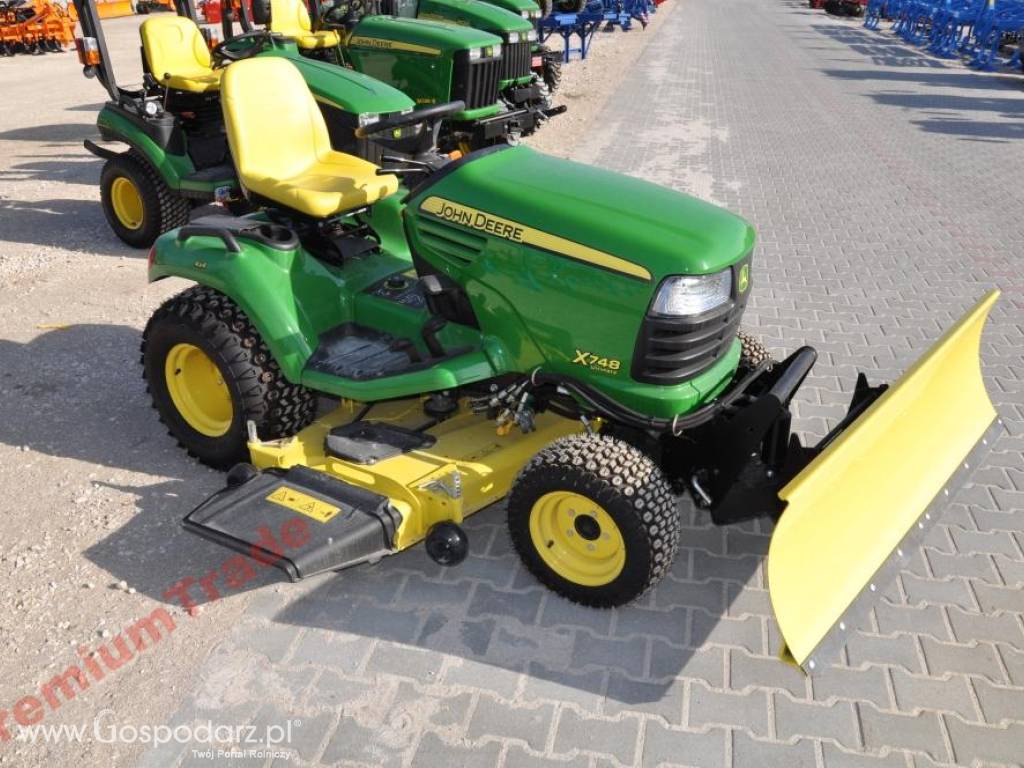 DEALER John Deere TRAKTOR Ogrodowy X748 4x4 24KM