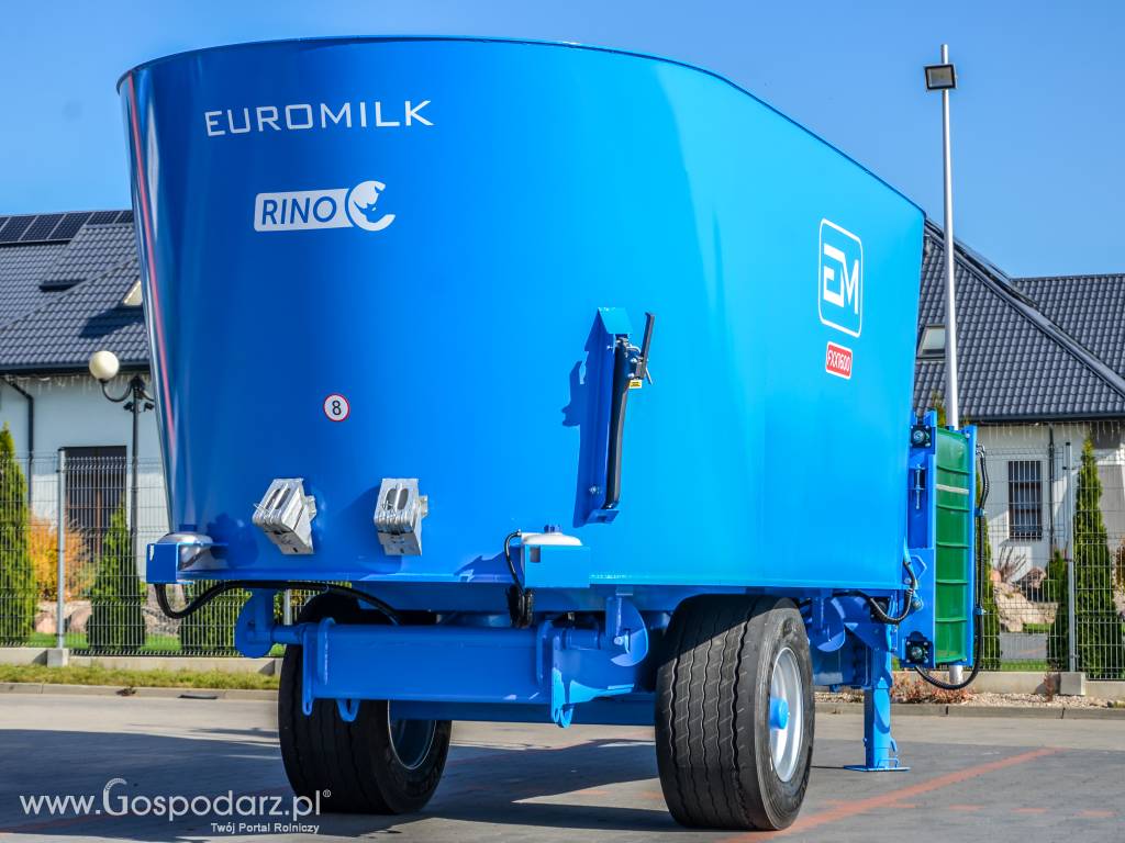 Wóz paszowy EUROMILK RINO FXX 4