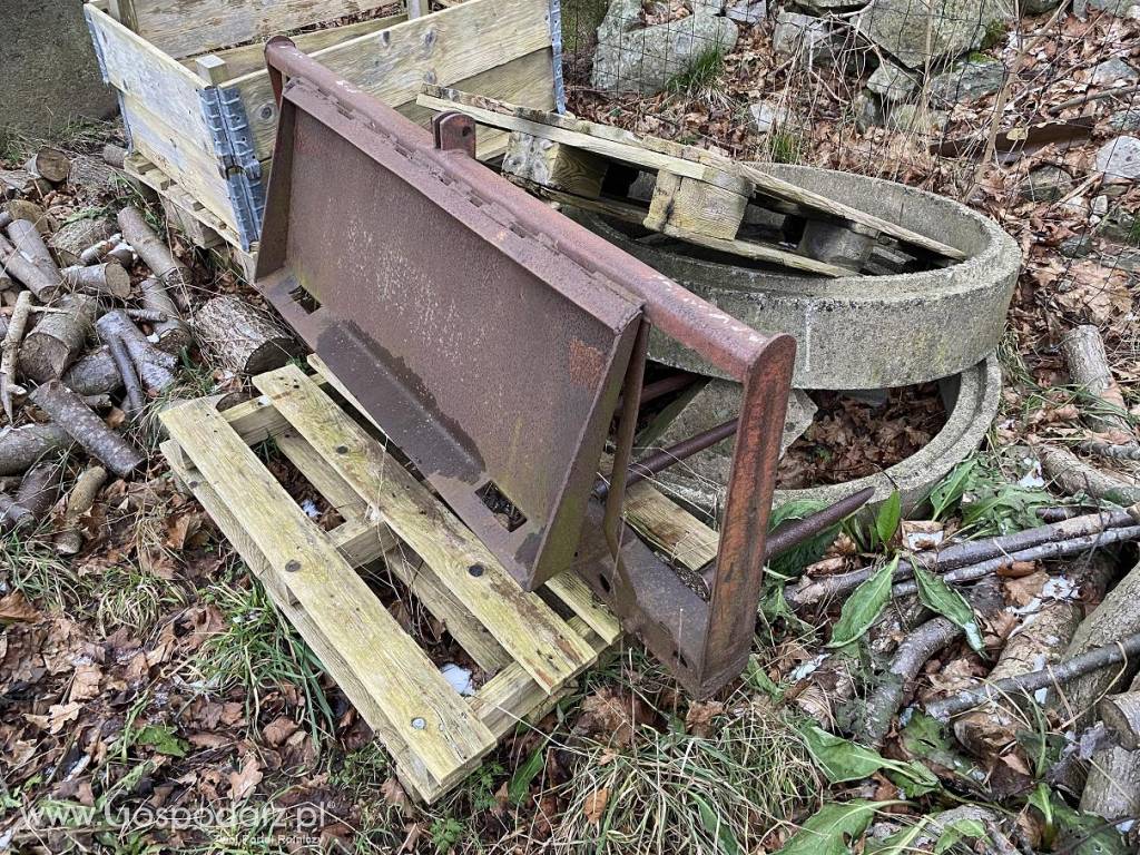 Ciągnik Kubota L1361 z ładowaczem czołowym 5