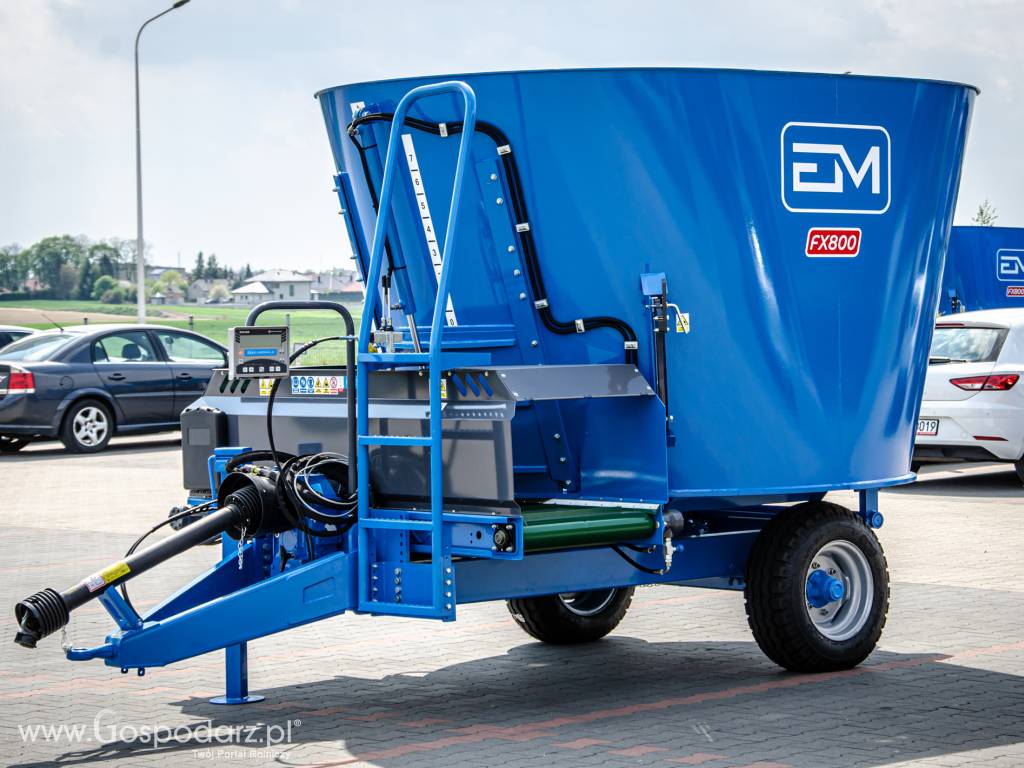Wóz paszowy EUROMILK RINO FX 4