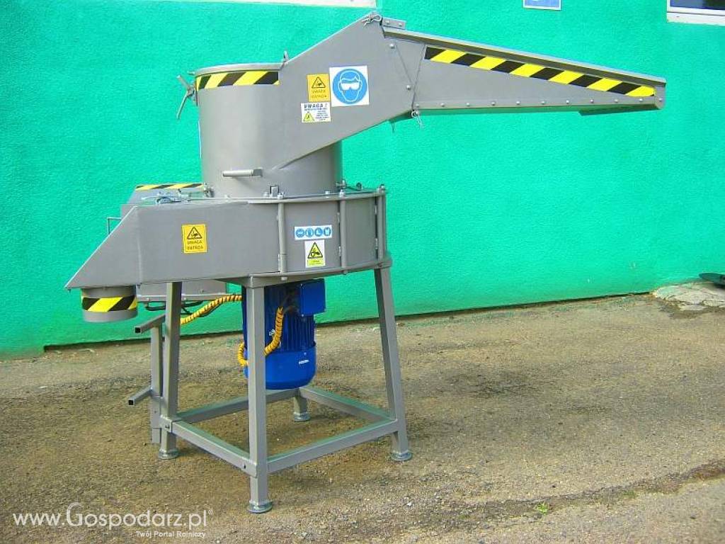 RĘBAKOMŁYN NOŻOWO BIJAKOWY z dwoma zasypami. Moc 15 kW