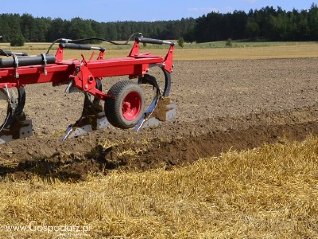 Pług zagonowy zawieszany z zabezpieczeniem non-stop hydraulicznym U034 3