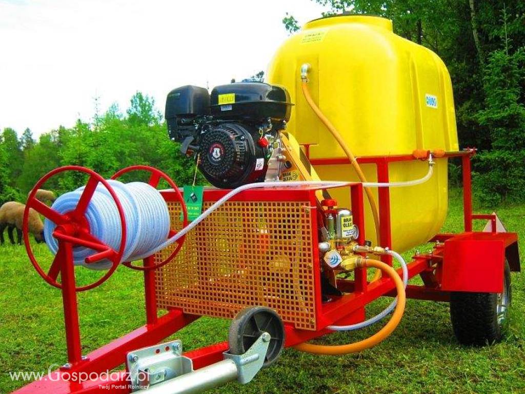 OPRYSKIWACZ SPALINOWY NA PRZYCZEPIE JEDNOOSIOWEJ MODEL POLEXIM 400, 14-22l/min, silnik 6,5KM 5