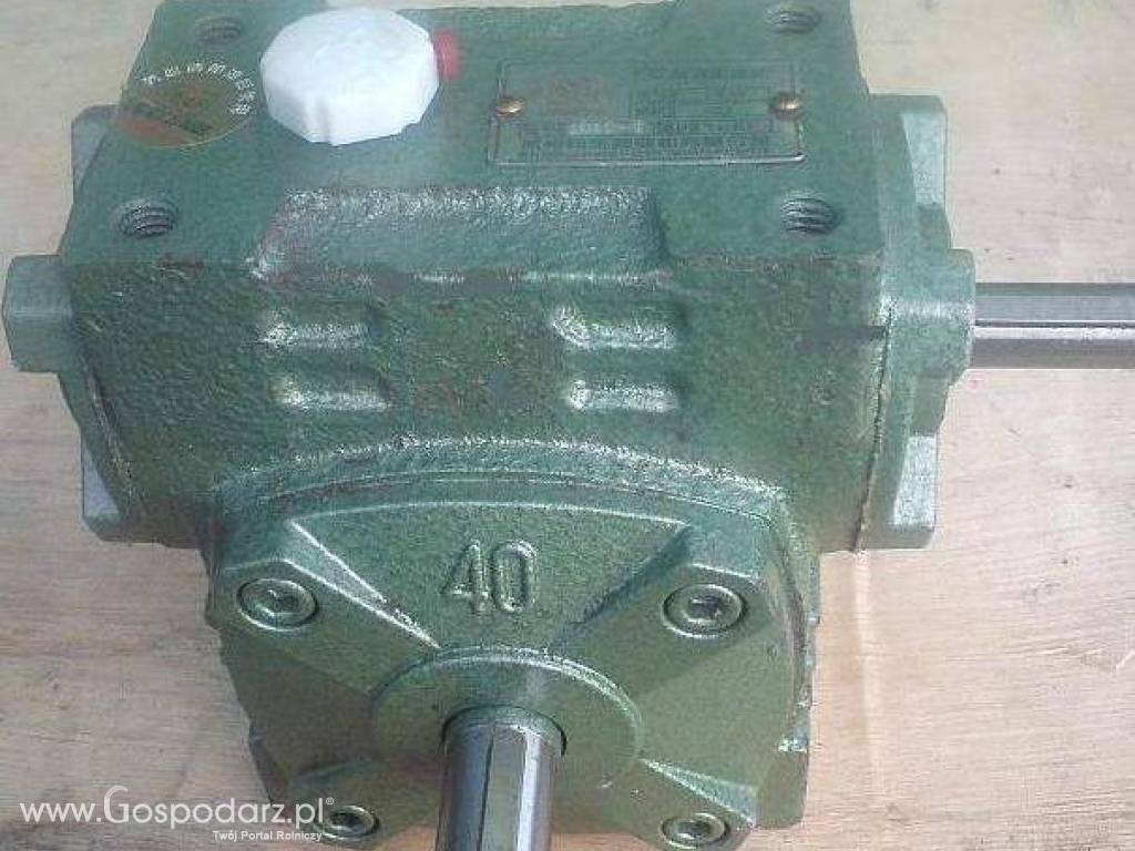 Przekładnia kątowa mechanizmu pobierającego  1:30 do rębaka WC-08