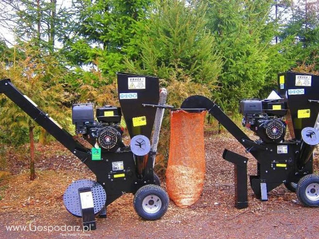 RĘBAK RTB13 TERMIT: napęd z silnika 13KM, 2 rodzaje wyrzutników zrębki. Rotor tnący uzbrojony w 2 noże.