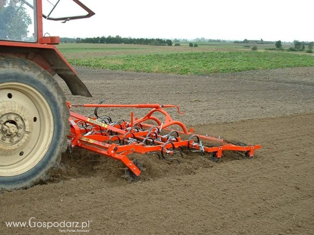 Agregaty uprawowe z wałem przednim - U755/W 3