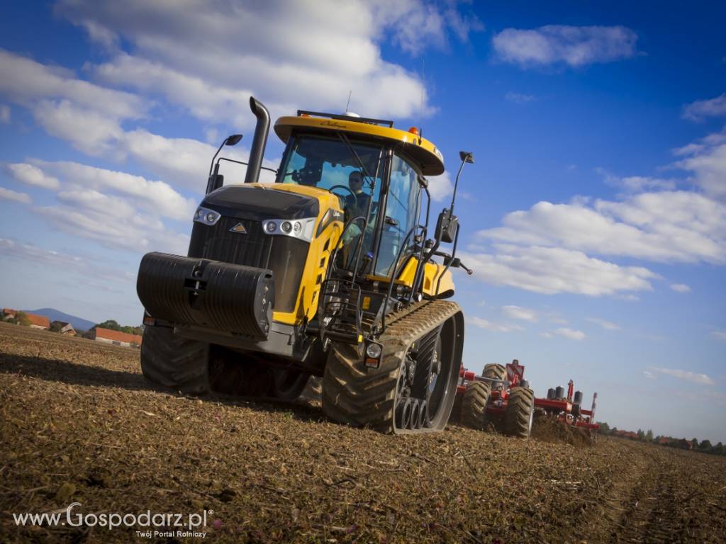 Ciągniki gąsienicowe Challenger seria MT700E 5