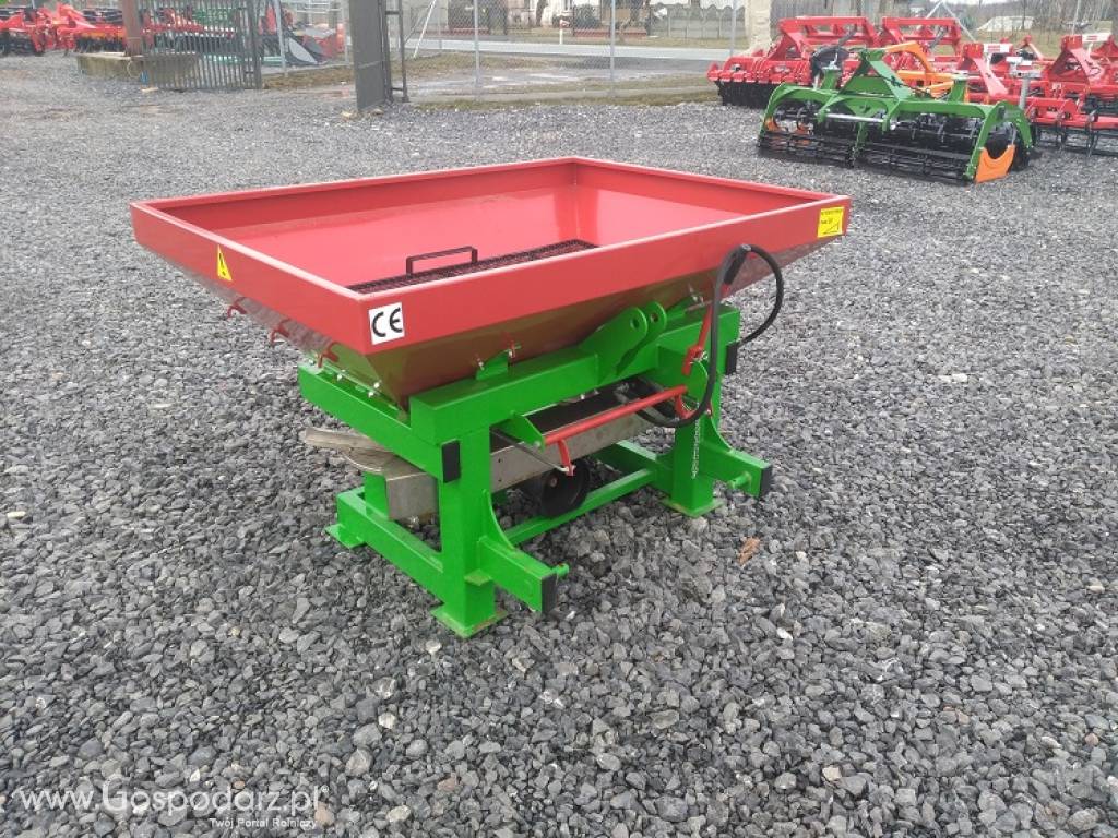 Rozsiewacz 600l AGRO-MAX 4