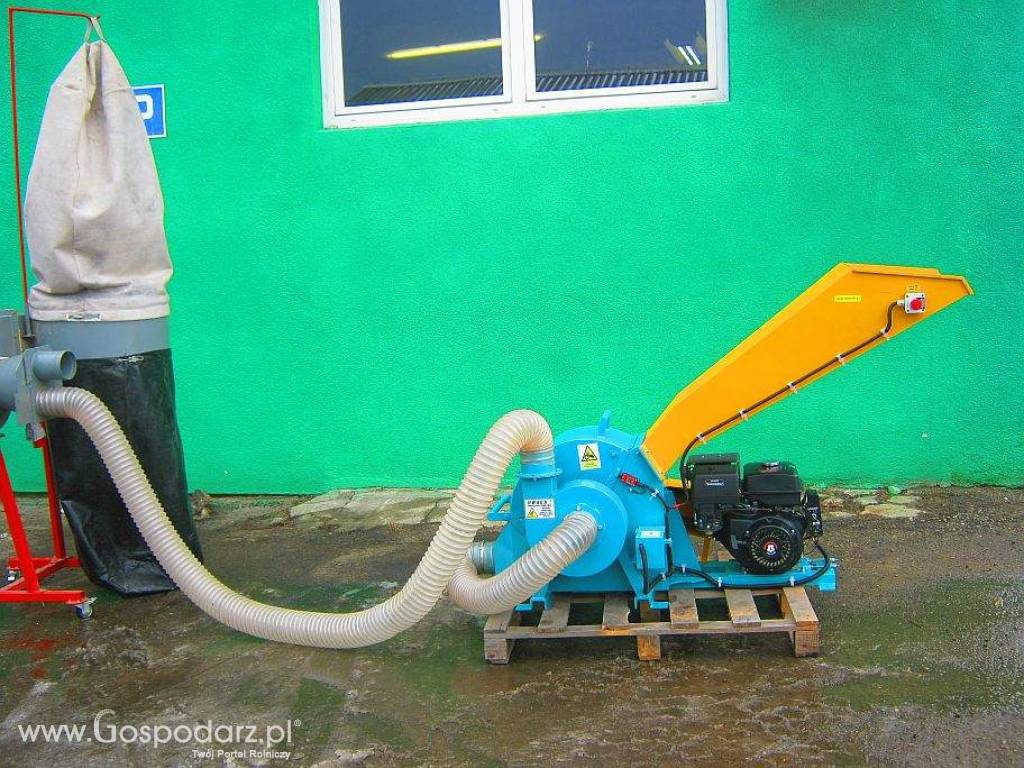 MŁYN BIJAKOWY z wbudowanym  własnym odciągiem.Wydajność 300-800 kg/h , silnik 15 KM 4