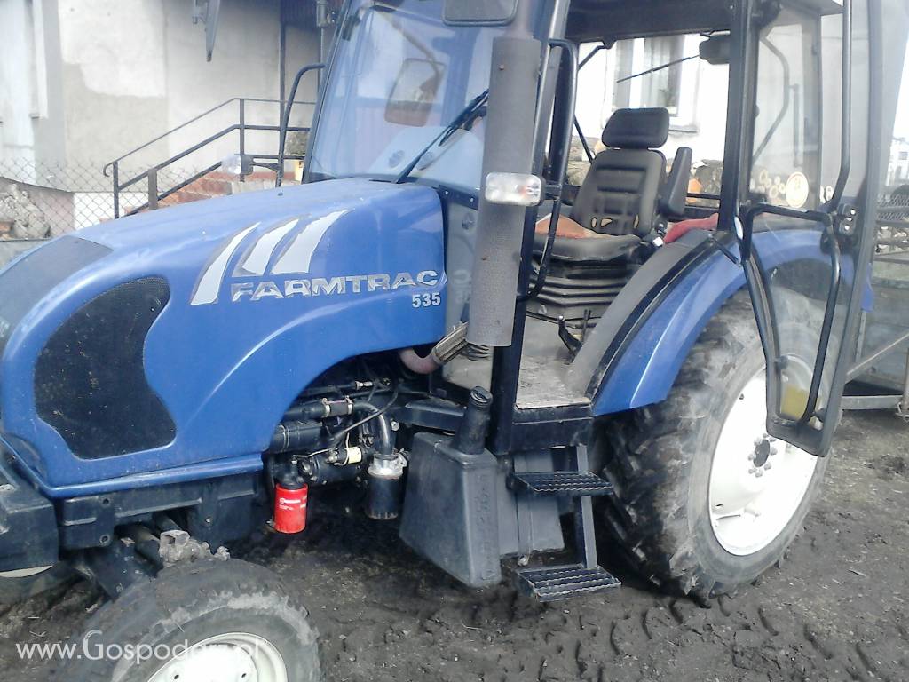 Ciągnik rolniczy Farmtrac 535