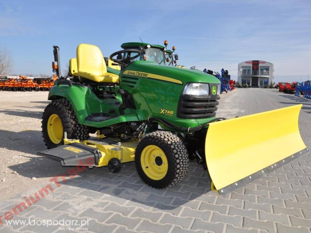 DEALER John Deere TRAKTOR Ogrodowy X748 4x4 24KM 5