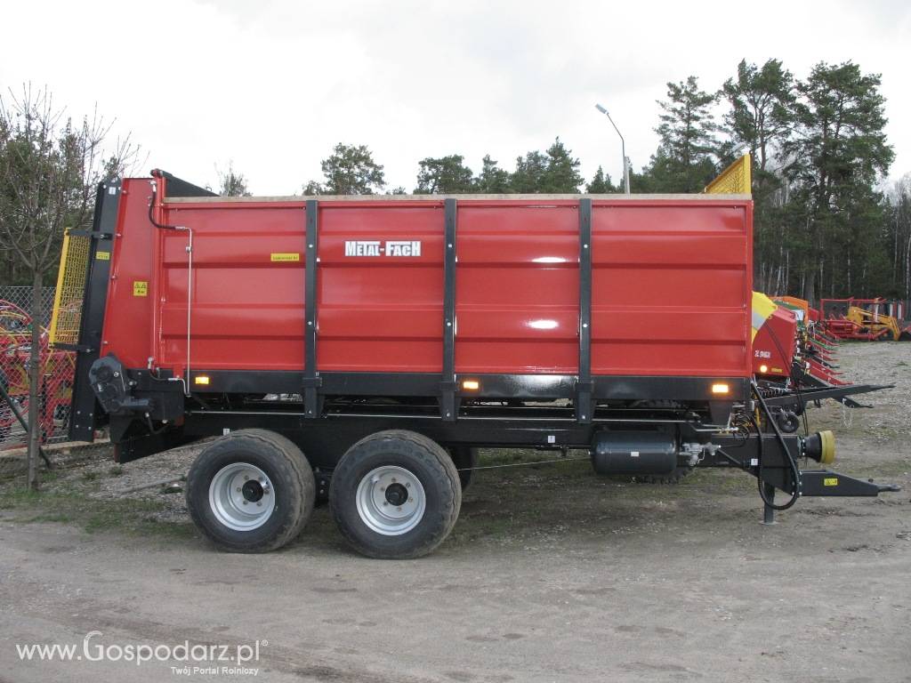 FABRYCZNIE NOWY ROZRZUTNIK OBORNIKA METAL-FACH 8t: 4
