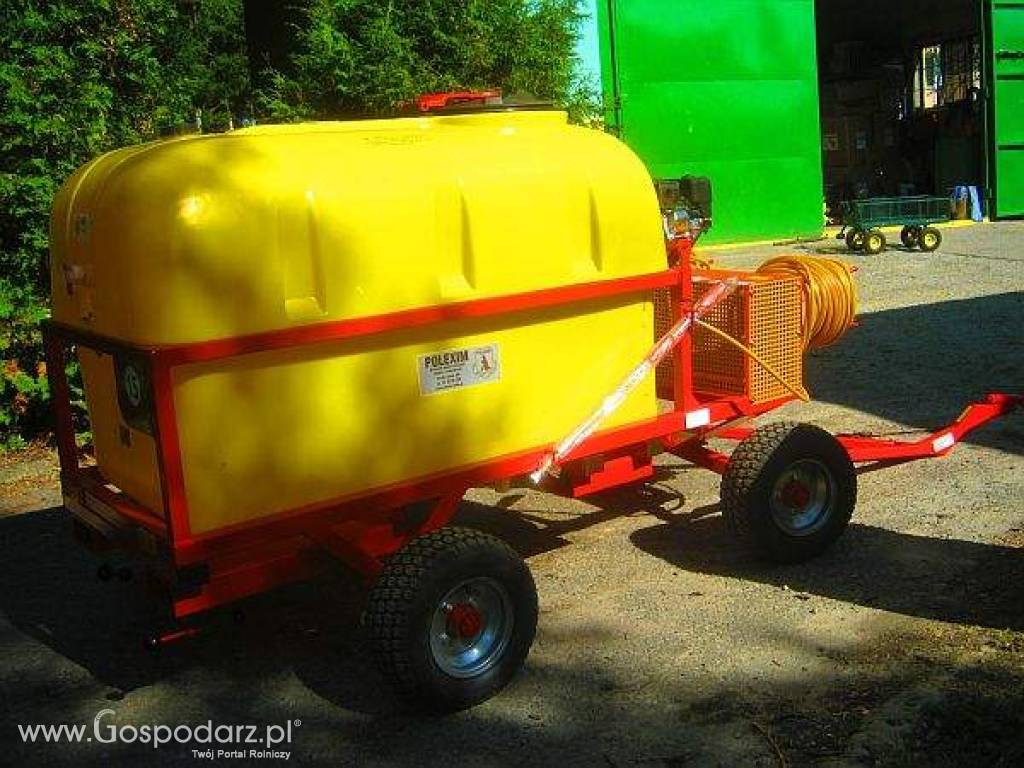 Opryskiwacz spalinowy do wózków widłowych, ładowarek kołowych na przyczepie dwuosiowej model POLEXIM800W, pojemność zbiornika 800l, 14-22l/min, silnik 6,,5KM 6
