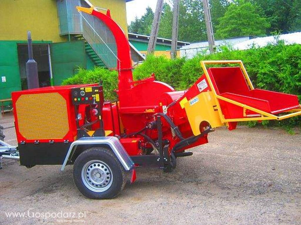 Rębak tarczowy z silnikiem Diesla 4 cylindry: moc 80 KM