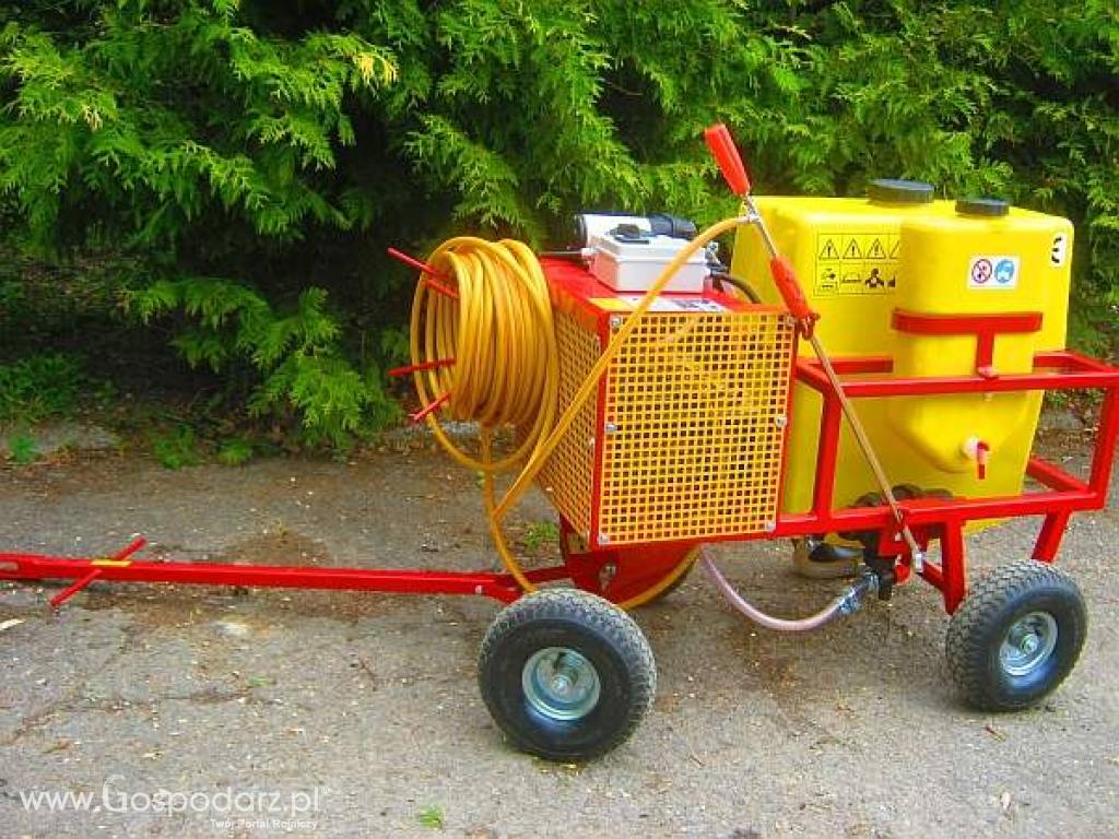 CICHY, BEZEMISYJNY OPRYSKIWACZ ELEKTRYCZNY 12 VOLT - WóZKOWY. MODEL POLEXIM80E-12V: pojemność zbiornika 80 l, 17l/min