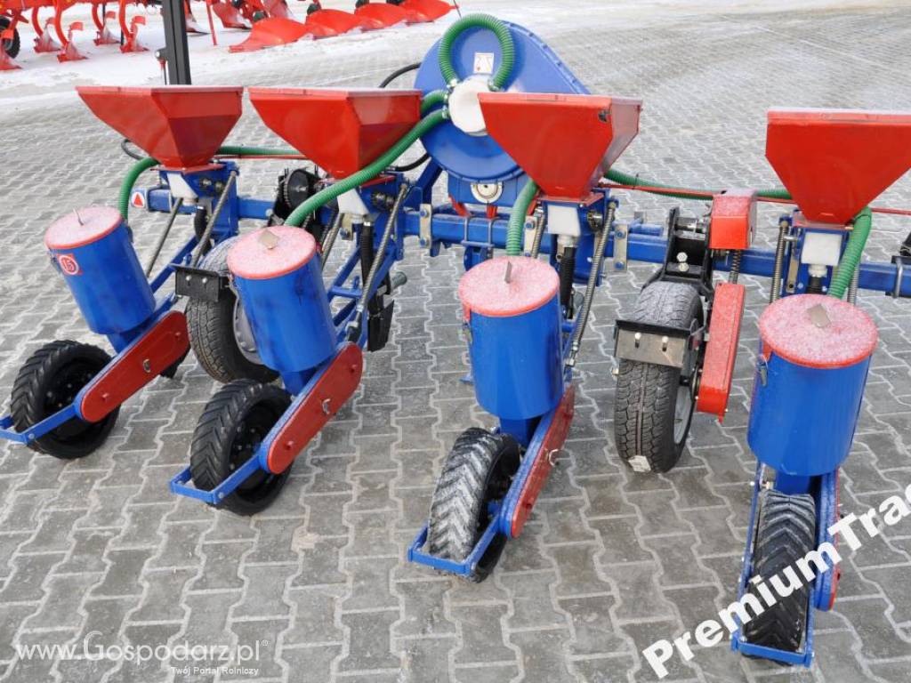 NOWY Siewnik do kukurydzy z dozownikiem nawozów