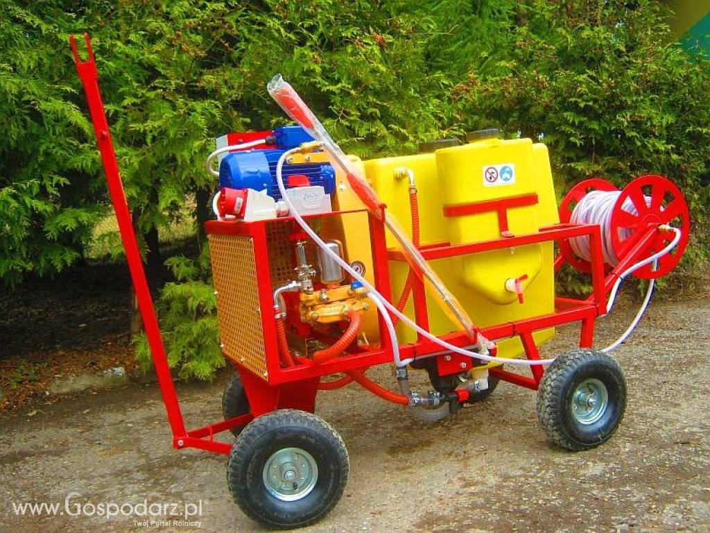 OPRYSKIWACZ ELEKTRYCZNY WóZKOWY MODEL POLEXIM80E: pojemność zbiornika 80 l, 14-22l/min,silnik 3kW 3