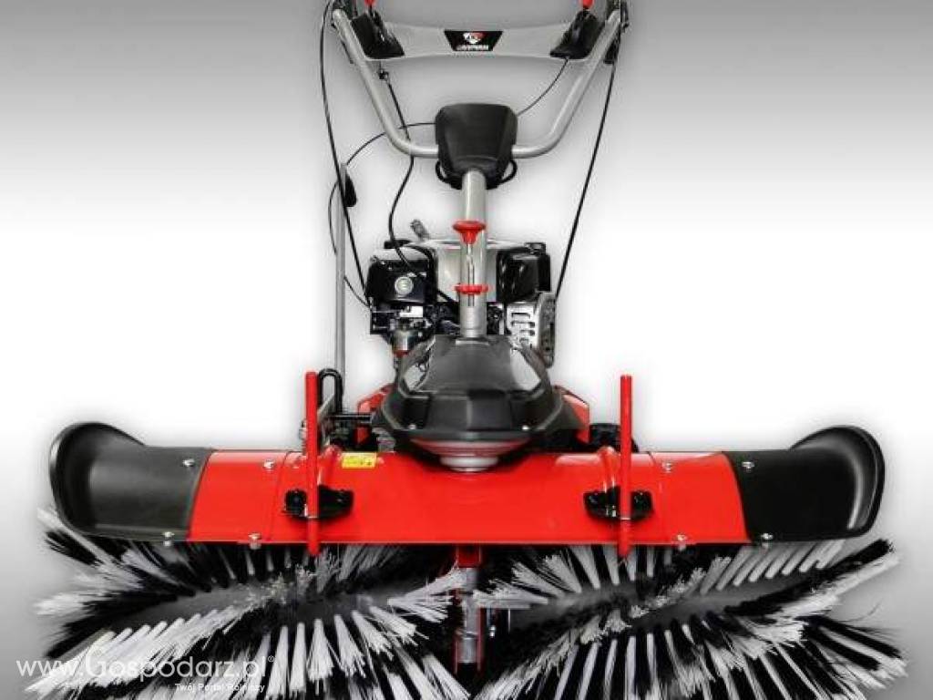 Samojezdna zamiatarka ulic, napęd z silnika Briggs & Stratton 6,5KM 3