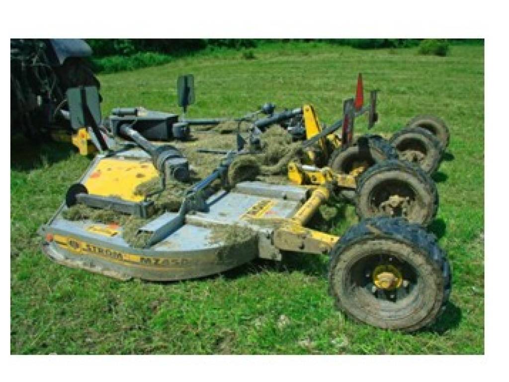 Usługi trzyrotowym mulcherem