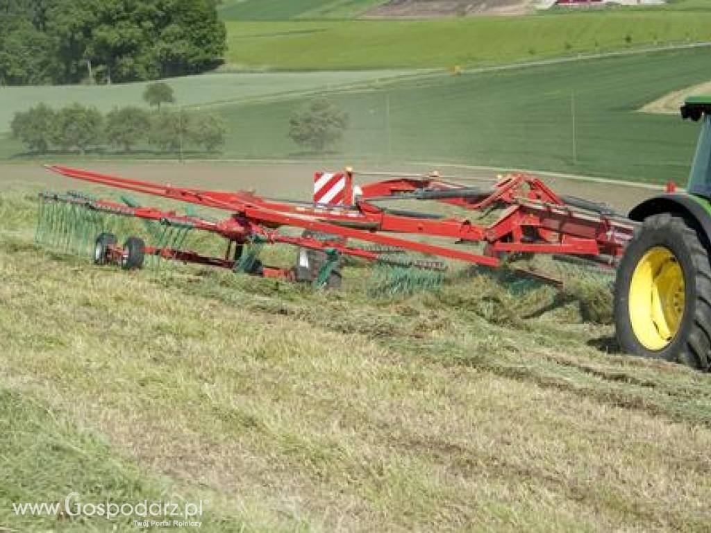 Zgrabiarki z odkładaniem pokosu do środka Kverneland Taarup 95110C 3