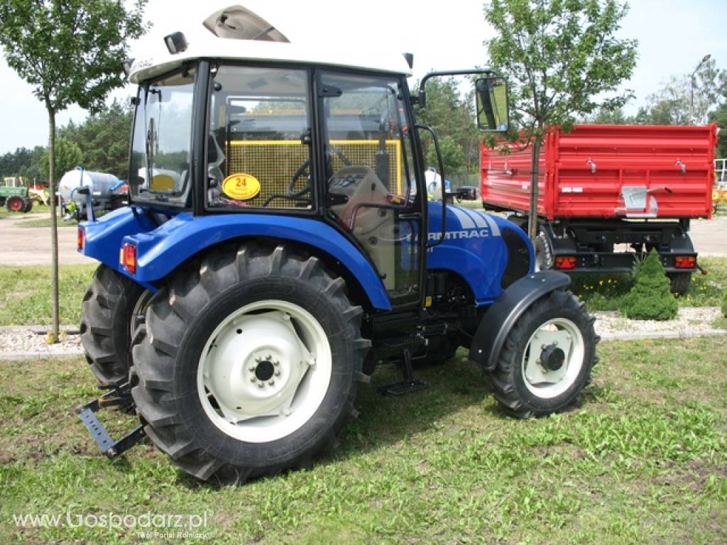 FABRYCZNIE NOWY CIĄGNIK ROLNICZY FARMTRAC 555DT 8