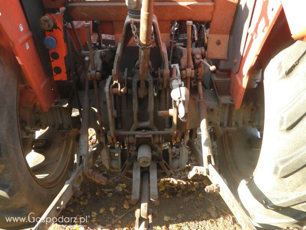 Ciągnik MF 255 Massey Ferguson 8