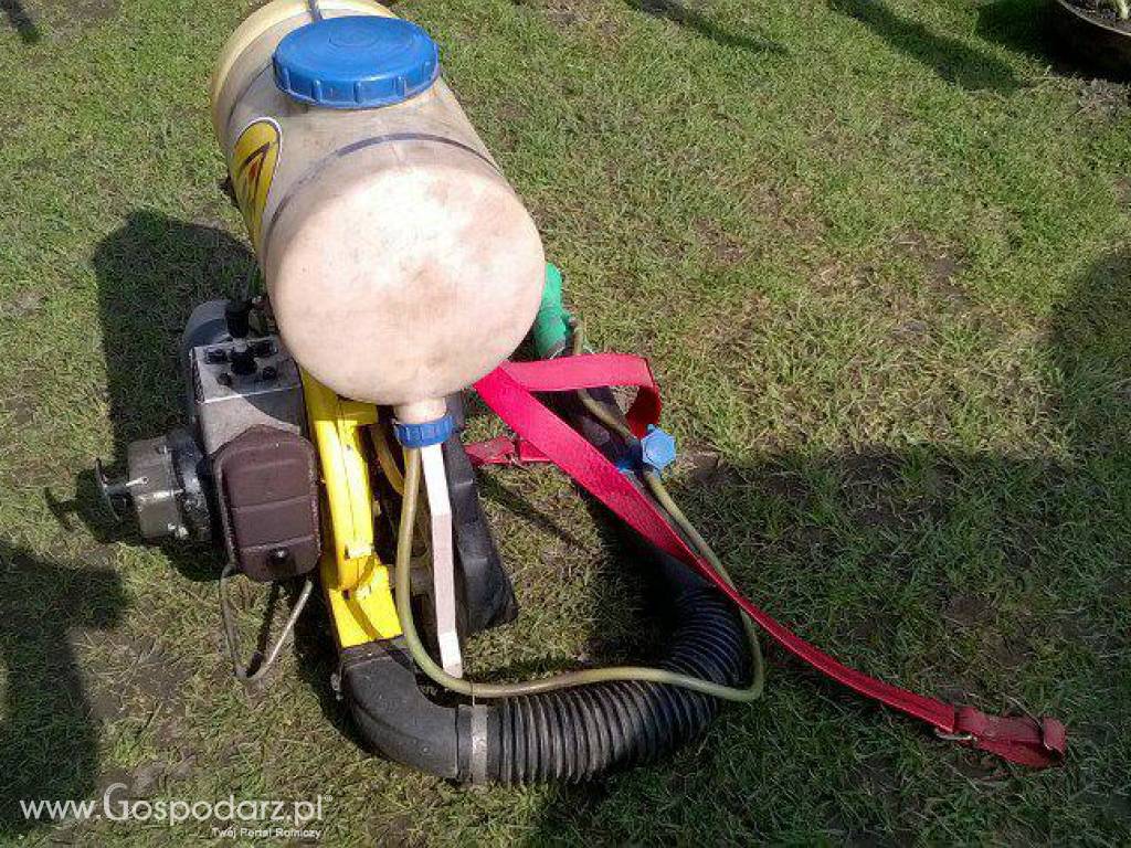 Dwufunkcyjny opryskiwacz na środki sypkie i płynne 3