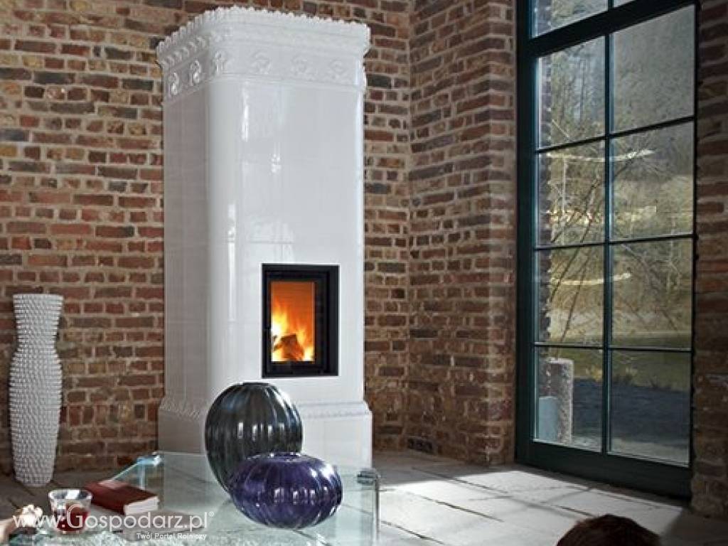 Zdrowy piec kaflowy z widokiem ognia. 7