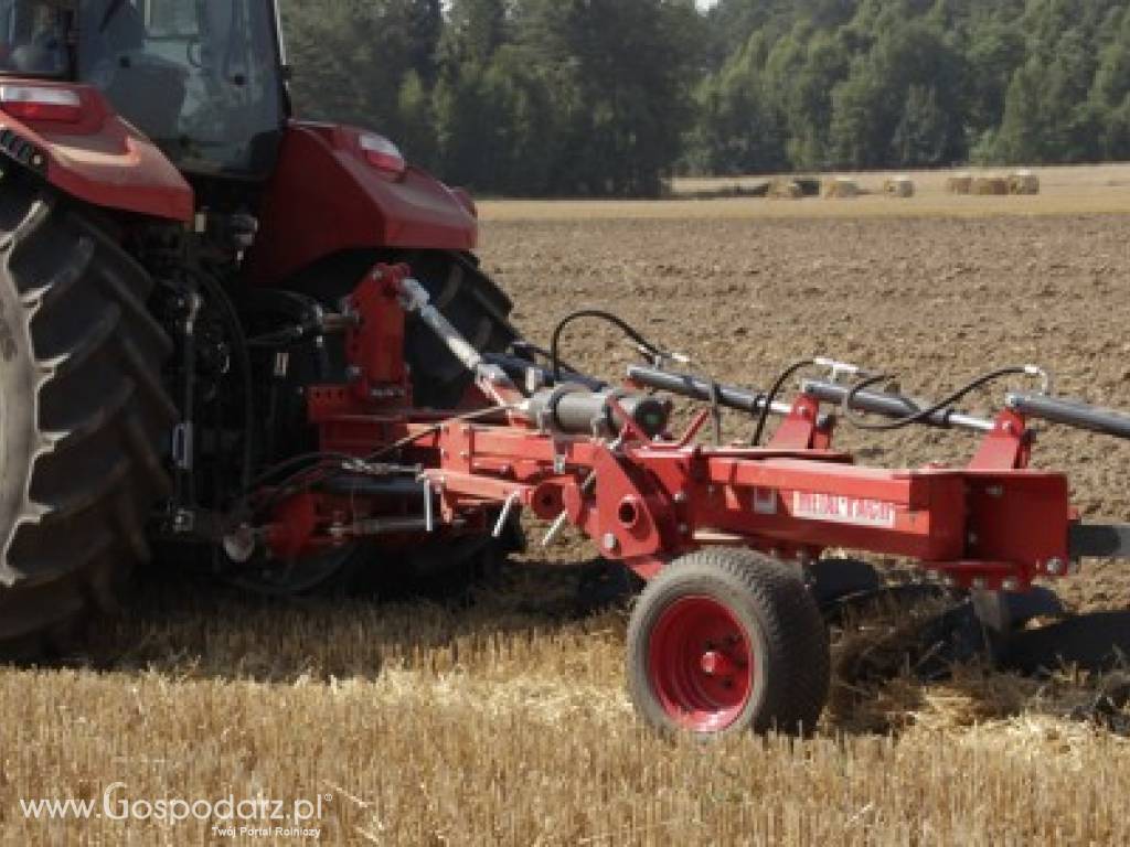 Pług zagonowy zawieszany z zabezpieczeniem non-stop hydraulicznym U034