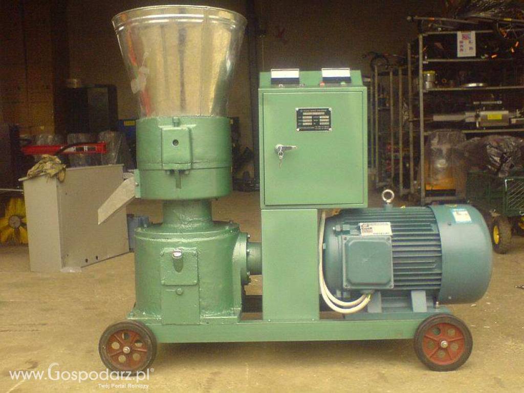 PELLECIARKI: wydajność do 800 kg/h, silnik 22 kW, matryca 6 mm lub 8mm 4