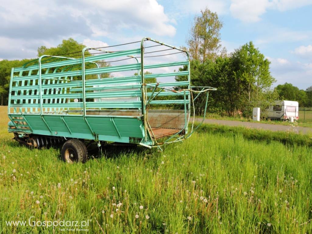 Sprzedam przyczepę samozbierającą t 072 4