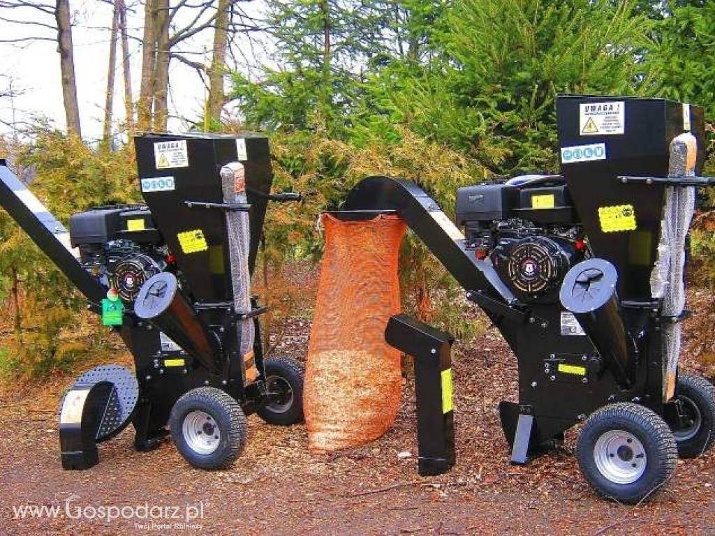 RĘBAK RTB13 TERMIT: napęd z silnika 13KM, 2 rodzaje wyrzutników zrębki. Rotor tnący uzbrojony w 2 noże. 4