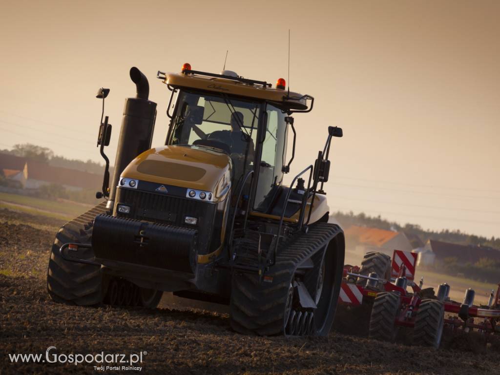 Ciągniki gąsienicowe Challenger seria MT800E 3