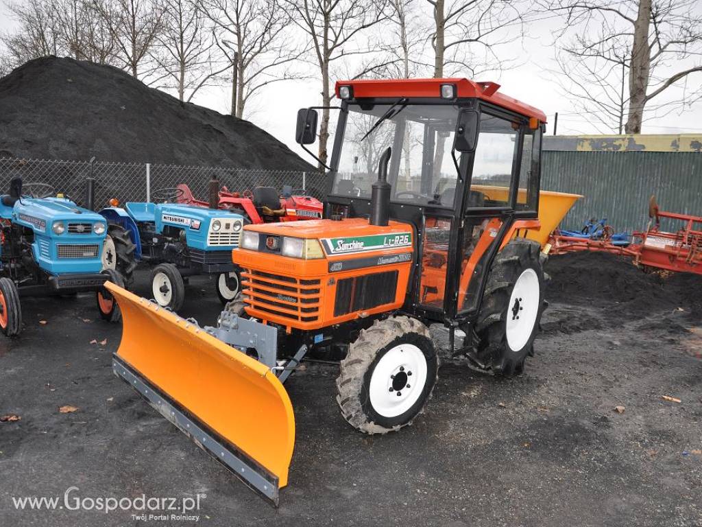 Traktorek komunalny Kubota L1R26 4x4 - kabina, pług