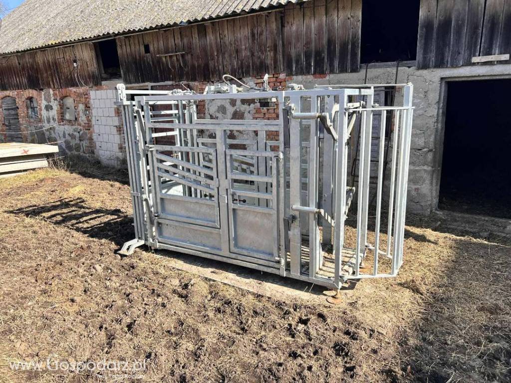 AGRIPROJECT - Profesjonalne Poskromy i Wyposażenie dla Bydła | Polska Produkcja