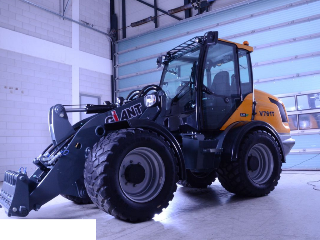 Ładowarka kołowa GIANT V761T 4