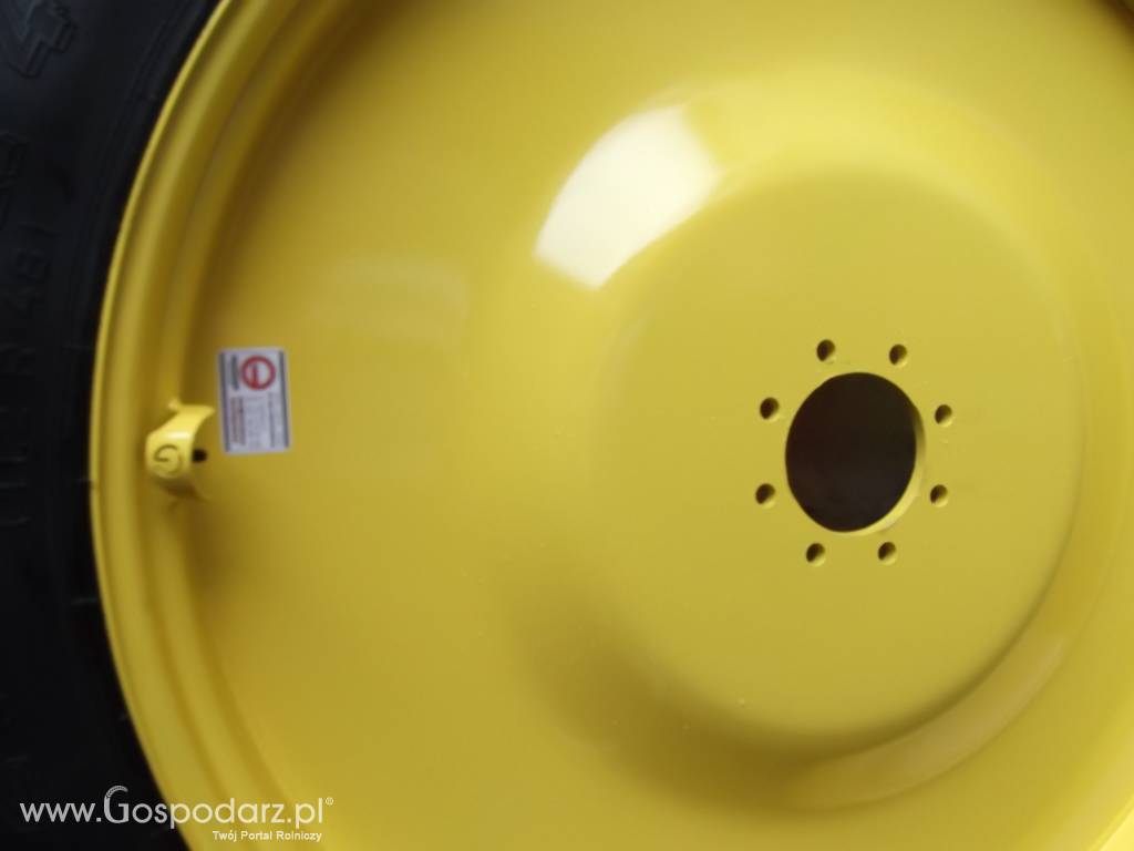 Koła wąskie 11,2R48 (270/95R32) z oponami Taurus 5